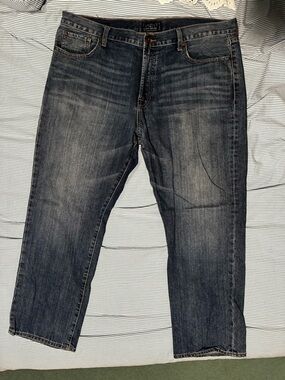 Lucky Brand Men's Faded Blue Relaxed Jeans